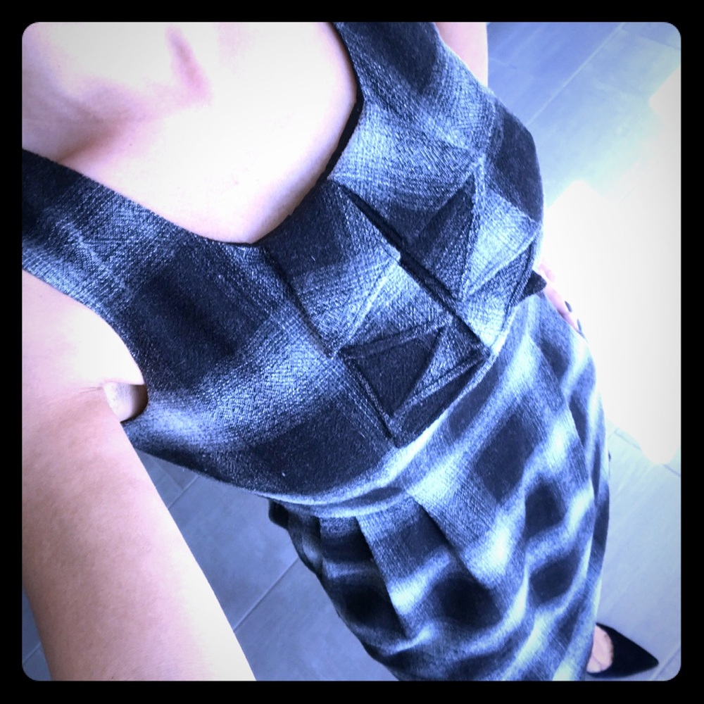 ⁉️$10 SALE⁉️ANN TAYLOR LOFT PLAID RUFFLE DRESS